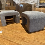 Set van 2 hockers. Grijs stof